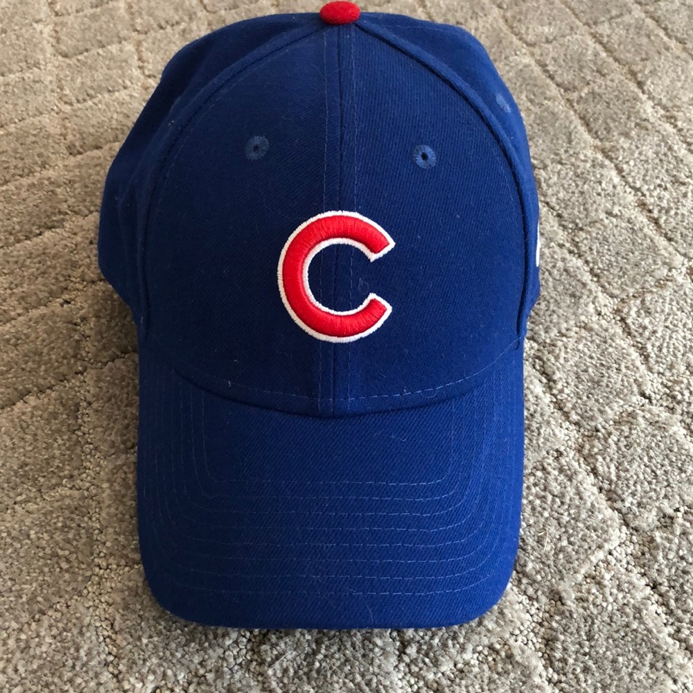 Brand new cubs hat Velcro adjustment on back